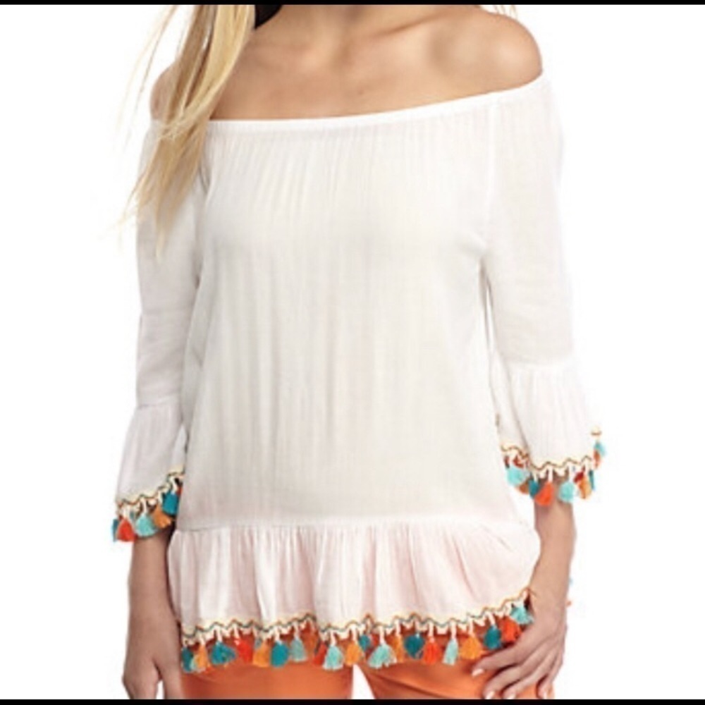 CROWN & Ivy Paradise II Tassel Peasant Top